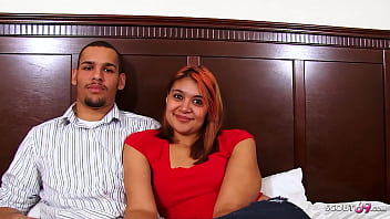Настоящая латинская пара с фигуристой рыжей тинкой в ​​​​первом порно смотреть на xvideos